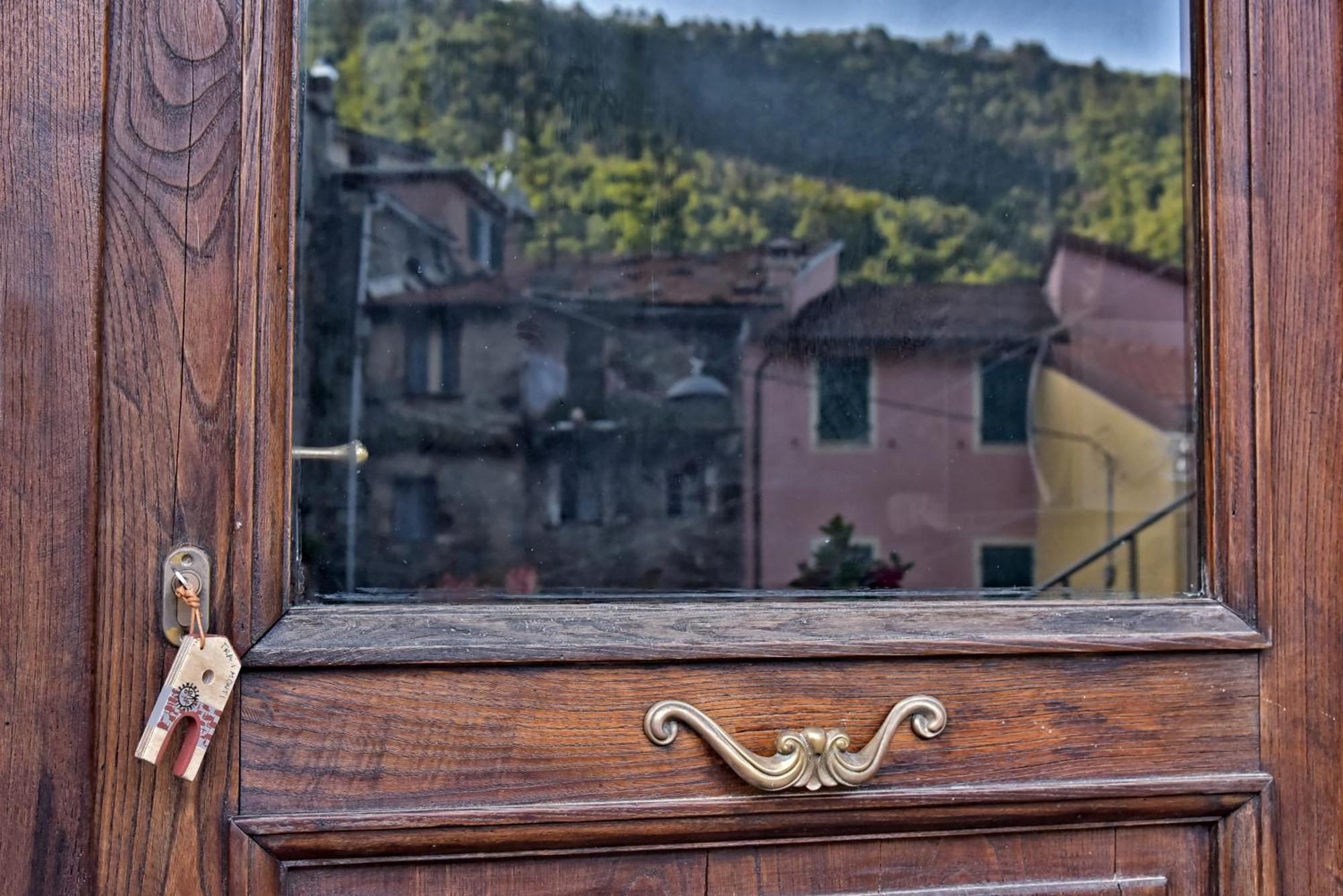Casa Vacanze Tra I Monti E San Martino Biassa Екстер'єр фото