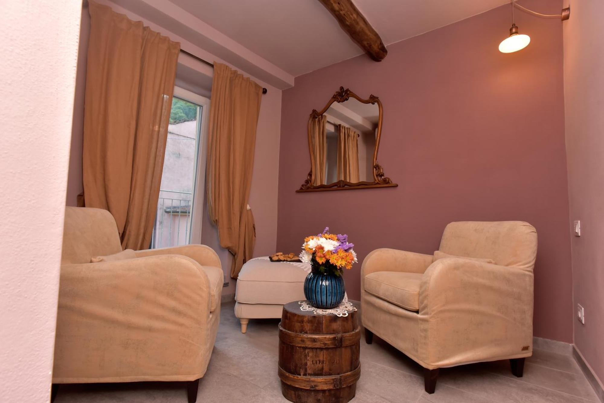 Casa Vacanze Tra I Monti E San Martino Biassa Екстер'єр фото