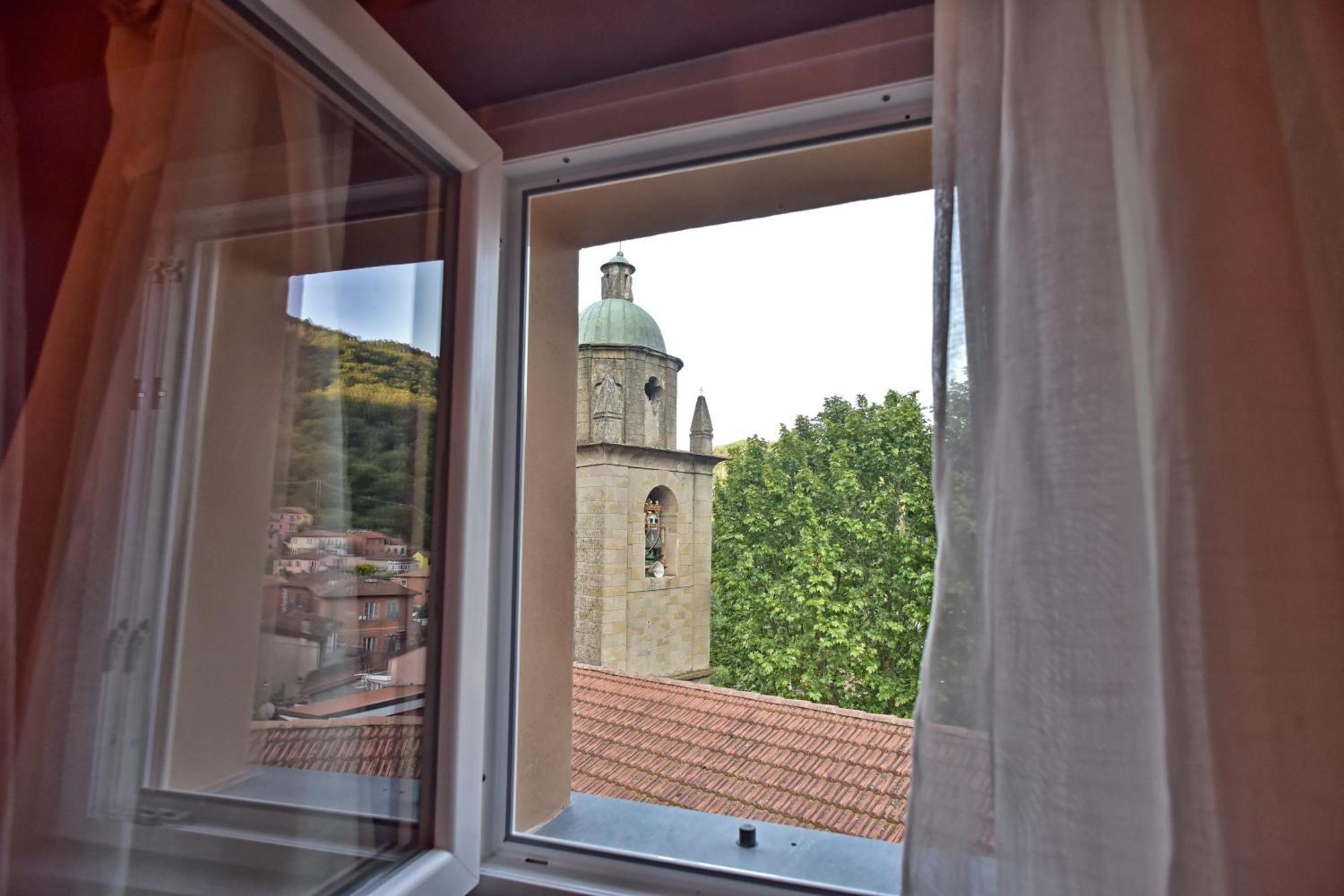 Casa Vacanze Tra I Monti E San Martino Biassa Екстер'єр фото